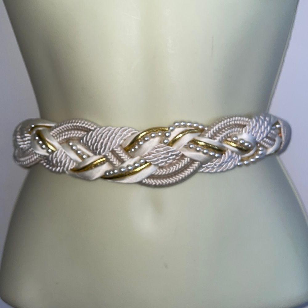 Vtg 80s cream/off white braided woven cord belt with pearl & gold detailing